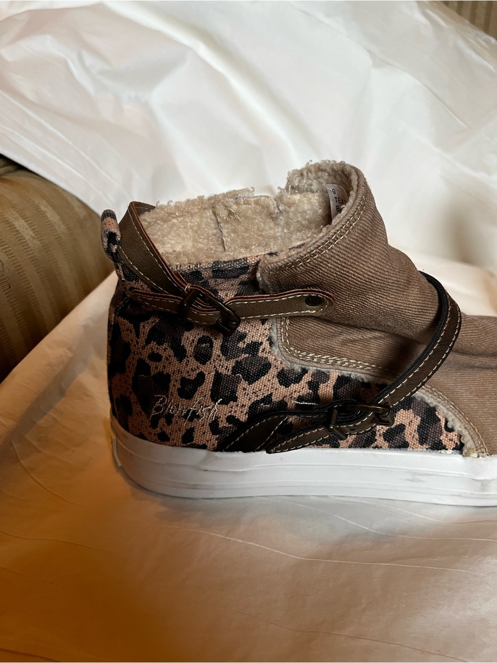 BLOWFISH~LEOPARD ANIMAL PRINT BUCKLE DETAIL SNEAKERS~ SIZE 9 - Picture 7 of 13